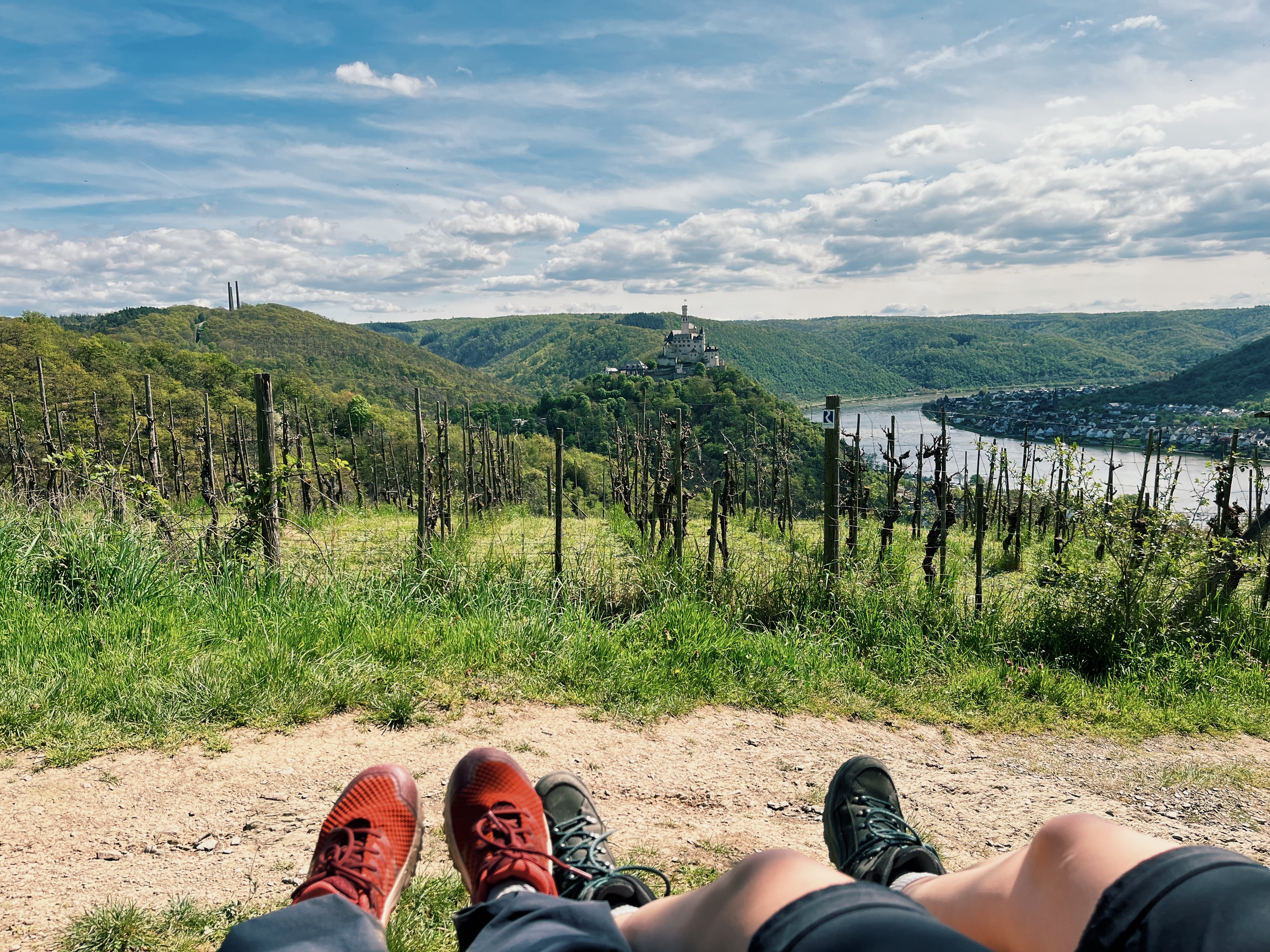 view-of-Marksburg-on-the-rheinsteig-hiking-trail-in-germany